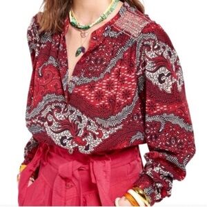 Xirena Aimi Popover Red Fire Smocked Shoulder
Cotton Popover Blouse Boho Size S